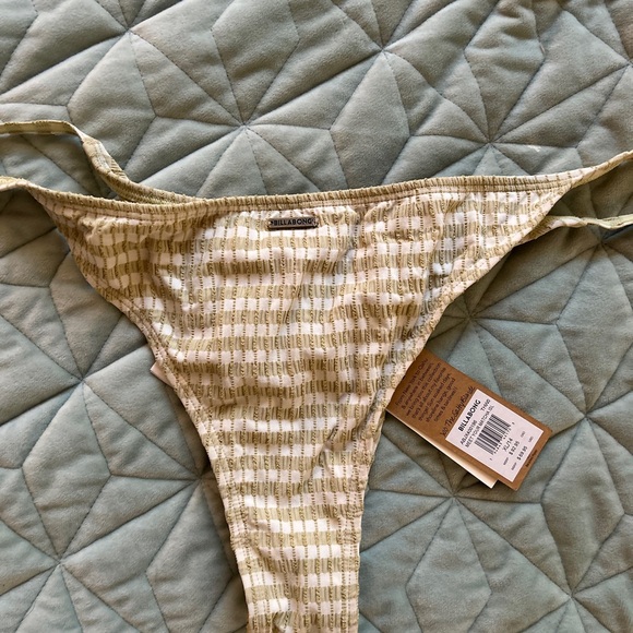NWT Billabong meet your matcha THREE piece bikini - Picture 12 of 15